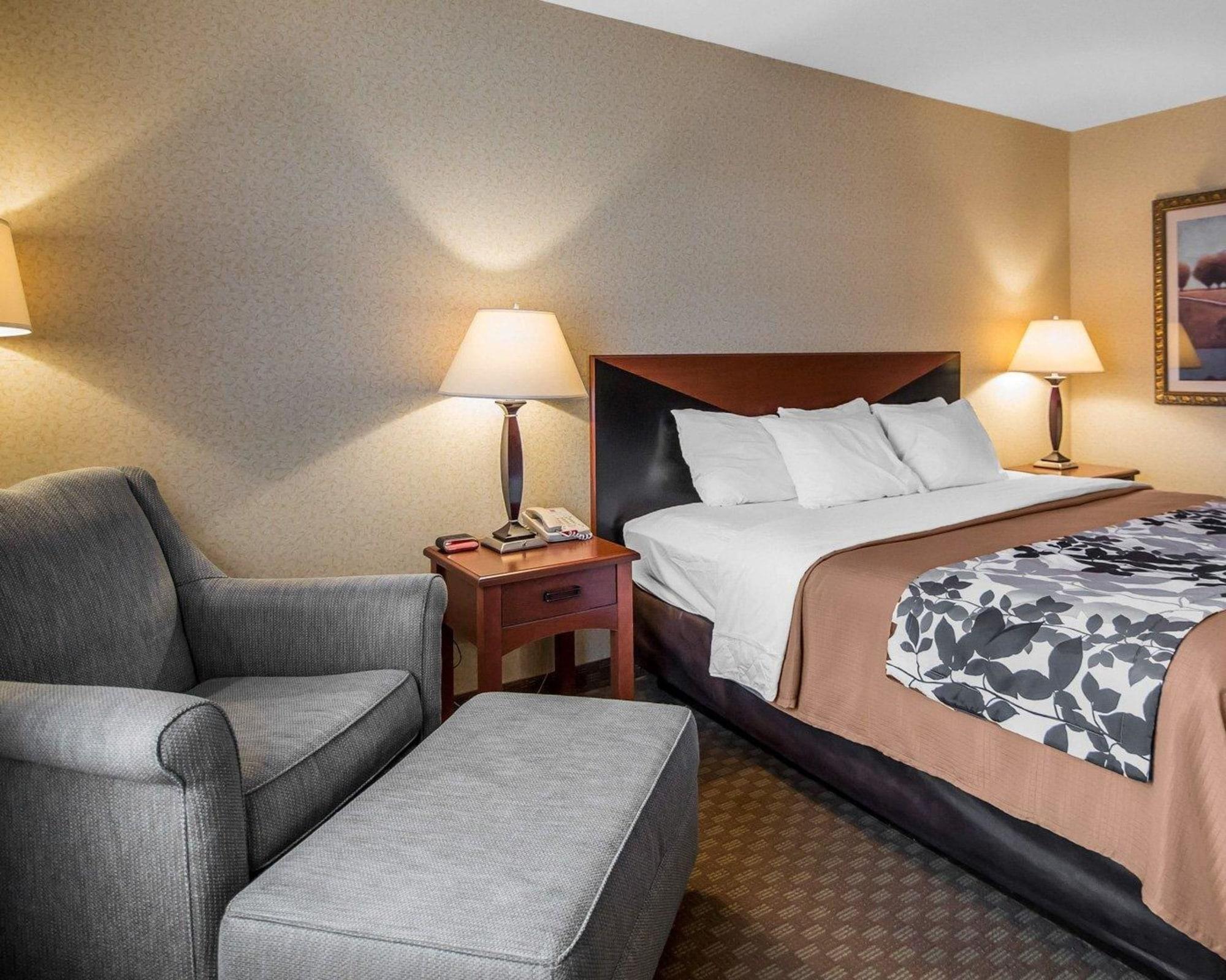 Sleep Inn & Suites Салина Екстериор снимка